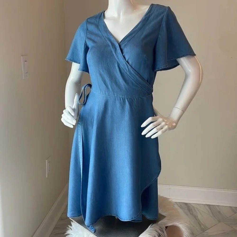 LOFT Chambray Wrap Dress Short Sleeves V Neck Tie Waist Mini Size 4P - Picture 2 of 9